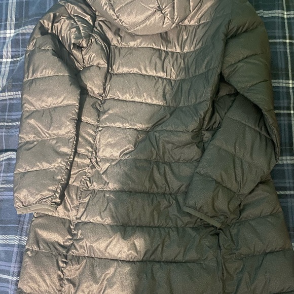 Amazon Essentials Puffer Jacket in Grey - Picture 3 of 3